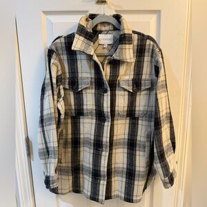 Oversized women’s plaid flannel